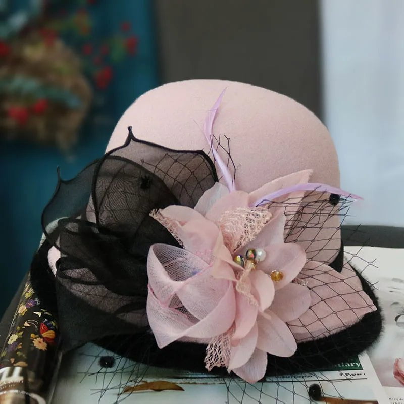 Vilnonė skrybėlė “cloche