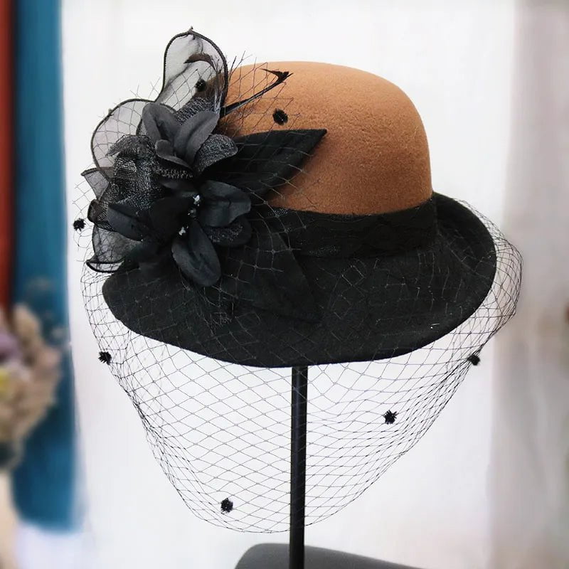 Cloche skrybėlė su šydu