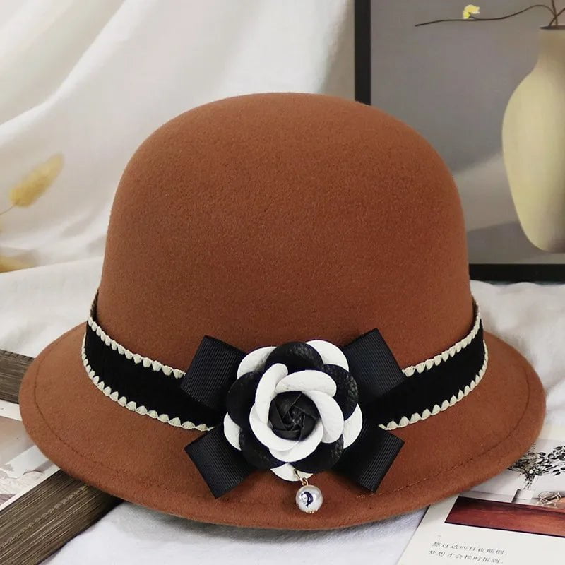Prabangi vilnonė cloche kepurė
