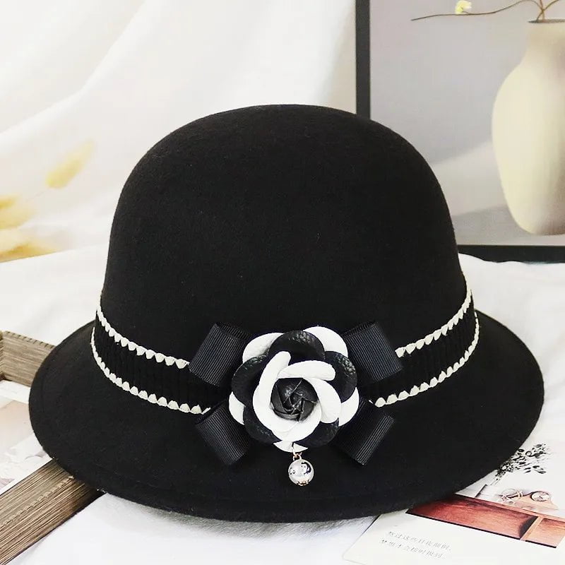 Prabangi vilnonė cloche kepurė