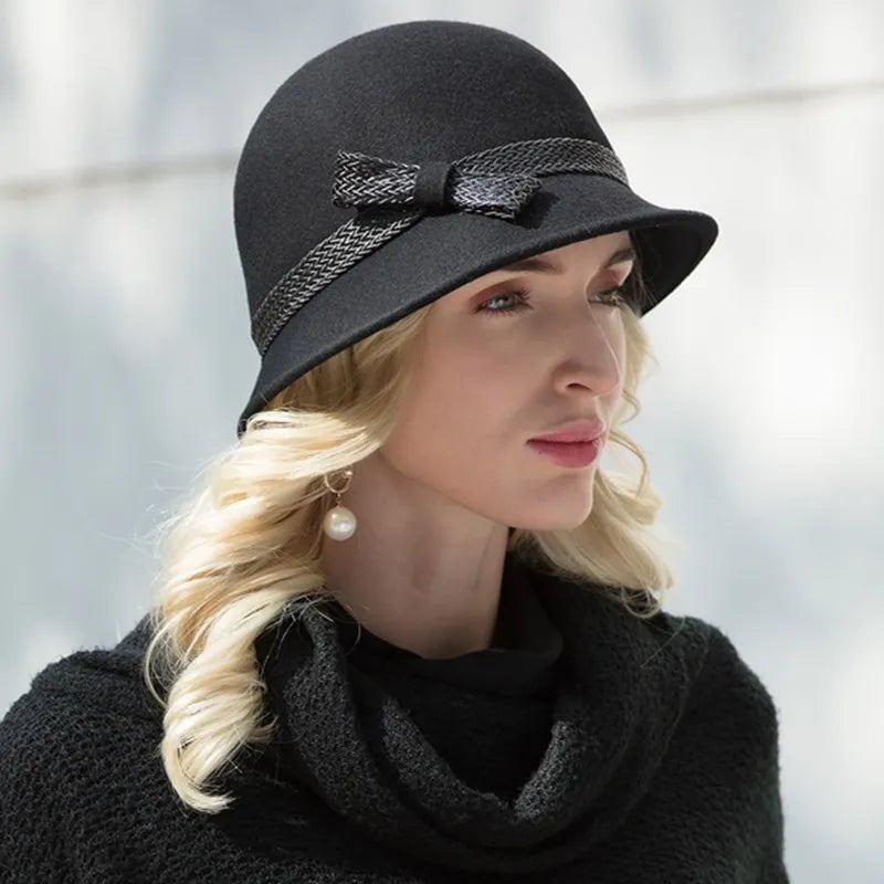 Fedora cloche skrybėlė