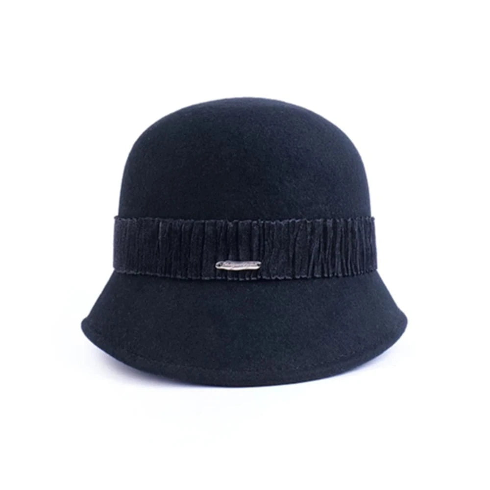 Juoda cloche skrybėlė