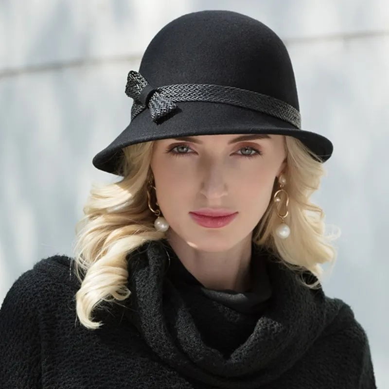 Fedora cloche skrybėlė