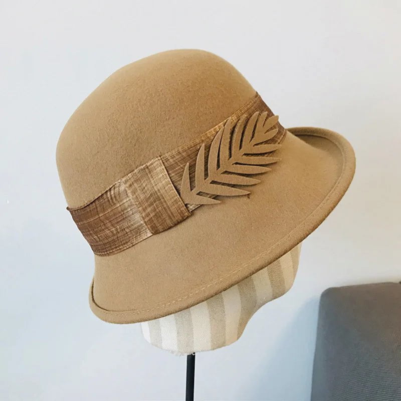Moteriška cloche skrybėlė metai 30