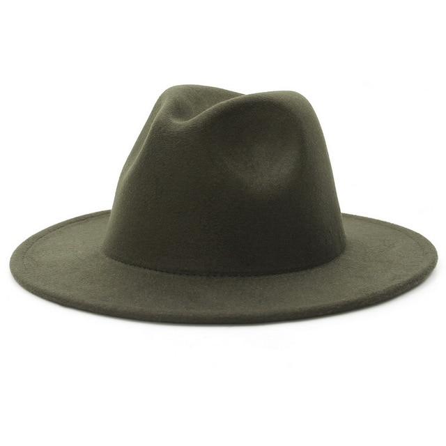 Fedora skrybėlė plokščiu kraštu