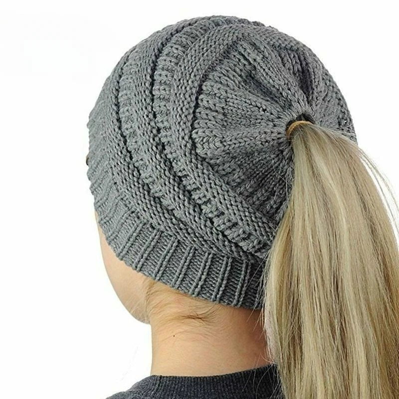 Ponytail tampri kepuraitė su snapeliu