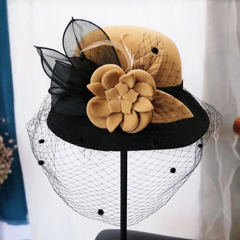 Cloche skrybėlė su šydu