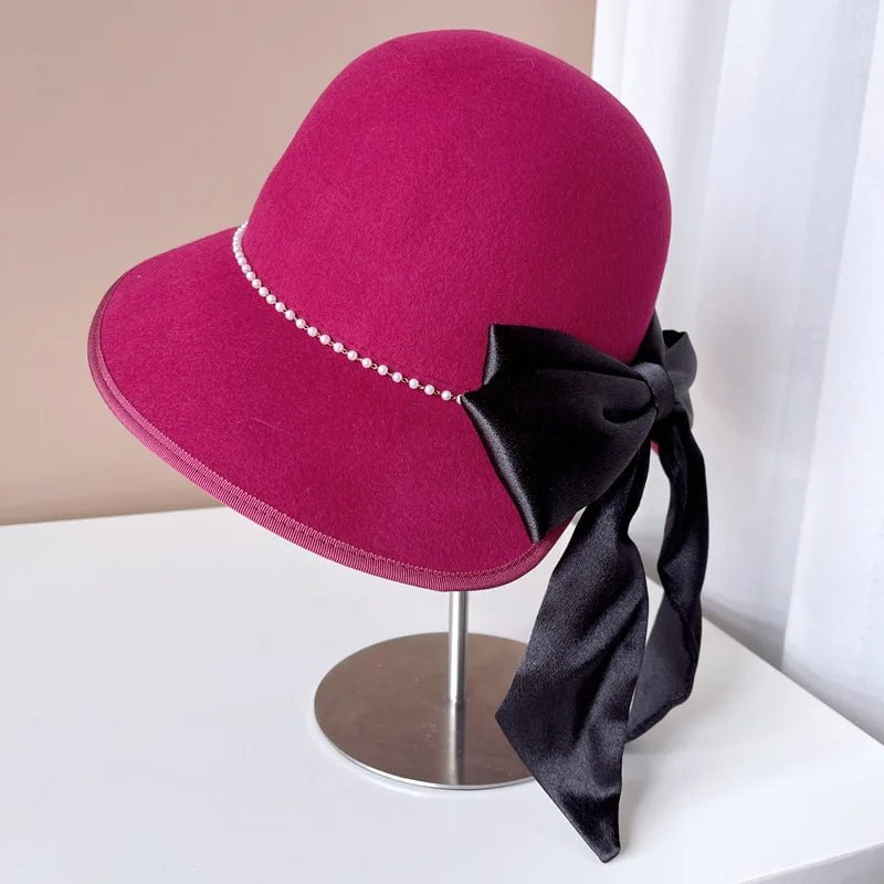 Cloche skrybėlė su kaspinu ir lankeliu