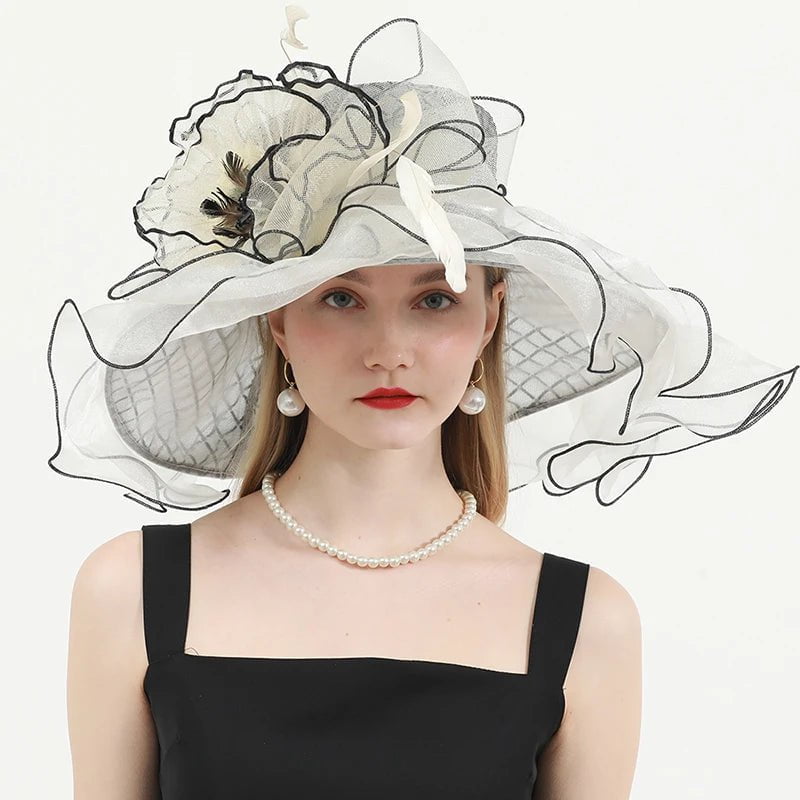 Elegantiška vestuvinė skrybėlė