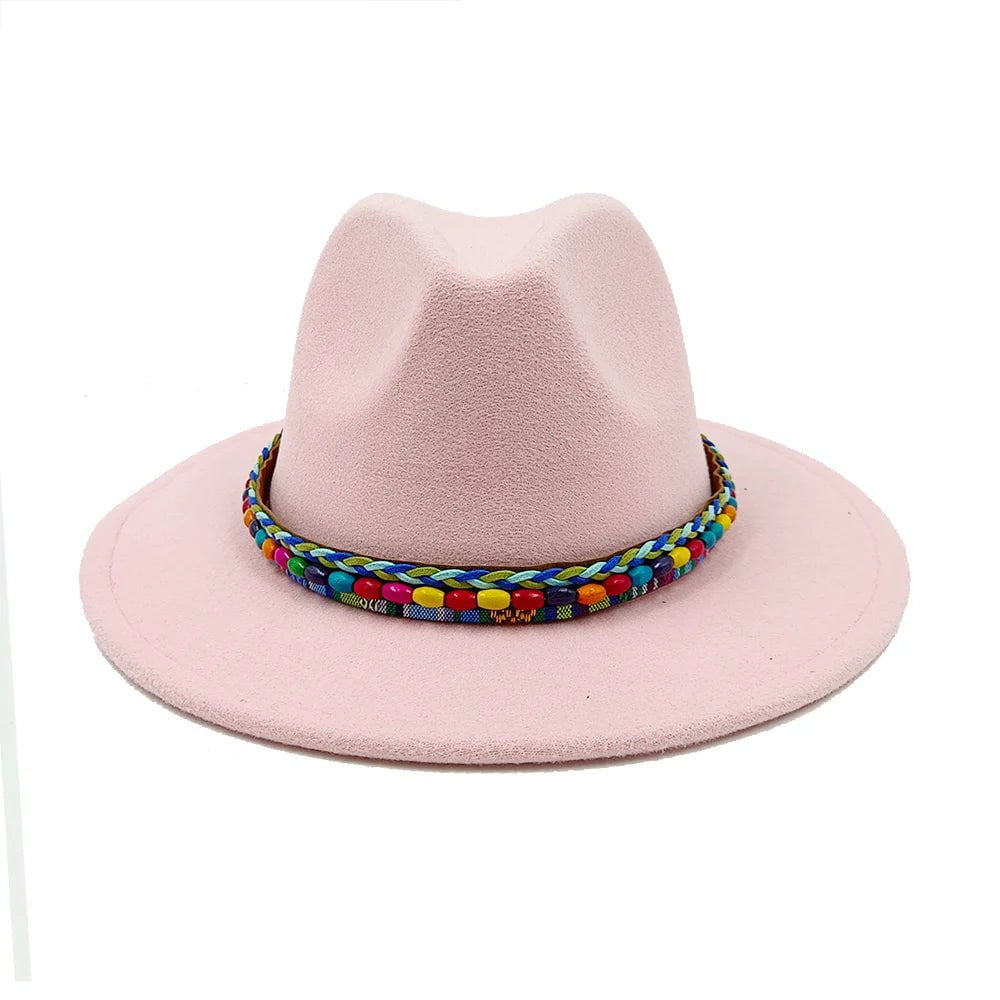 Fedora skrybėlė ir deranti rankinė