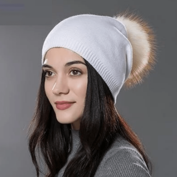 Medvilninė kepuraitė su pomponu
