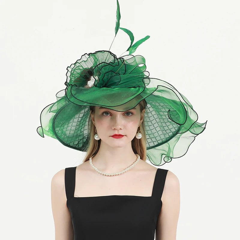 Elegantiška vestuvinė skrybėlė