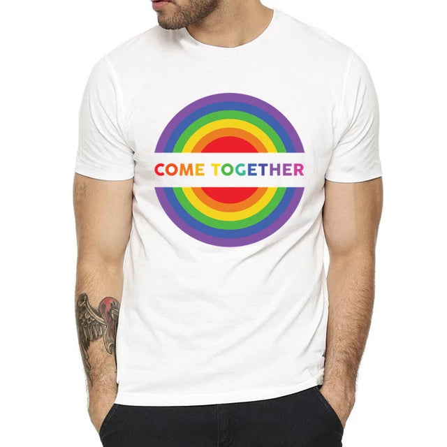 Vyjádřete svou podporu LGBT komunitě duhovým tričkem s nápisem "come together"!