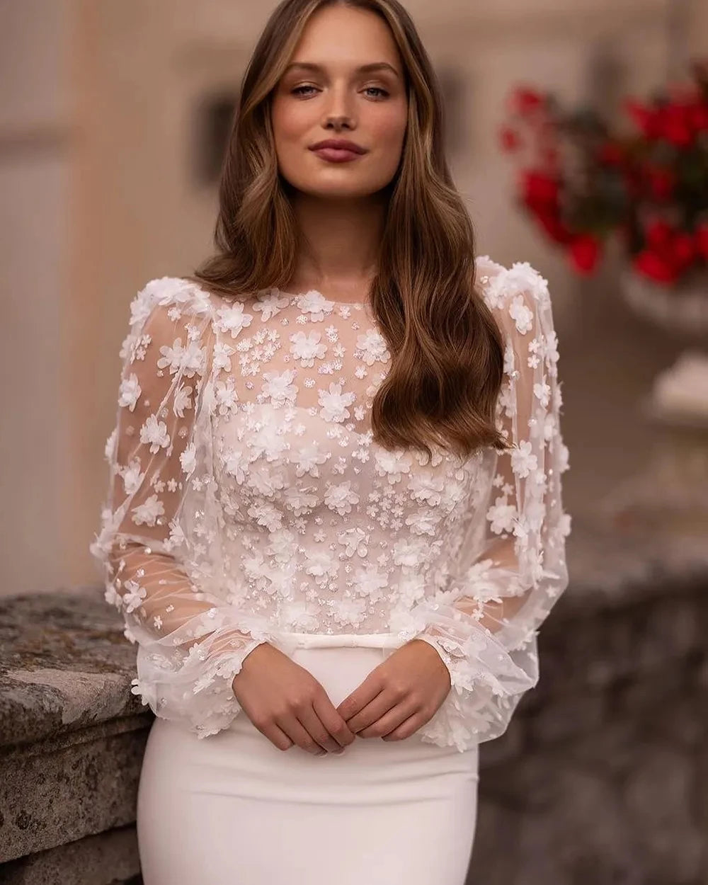 Vestito da sposa con top in pizzo trasparente