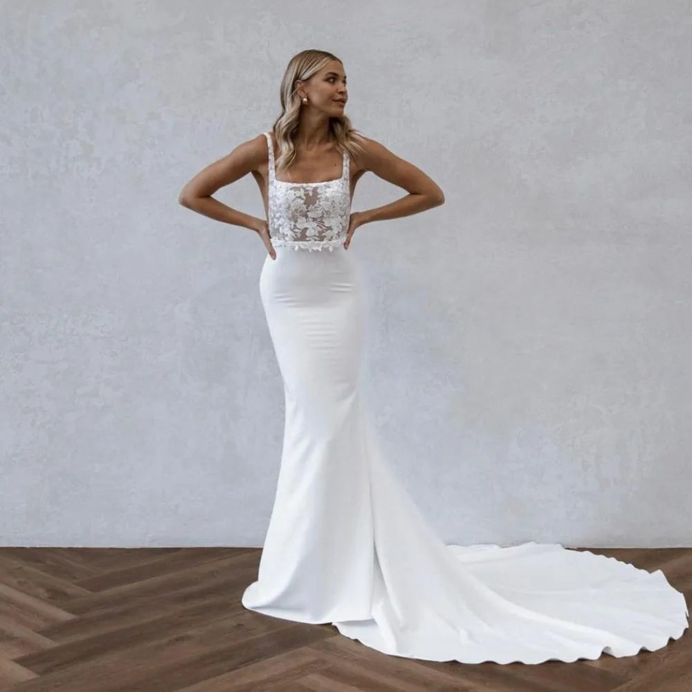 Vestito da sposa in pizzo trasparente senza spalline