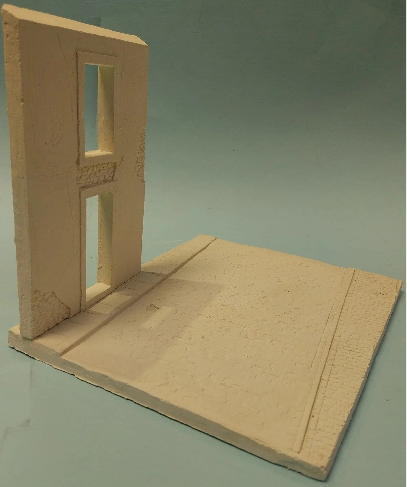 1/35 méretarányú dioráma bemutató talapzat és épület makett