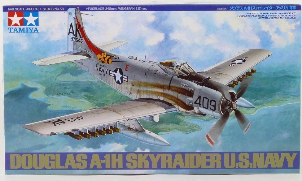 TAMIYA 1/48 méretarányú repülőgép USN SKYRAIDER U.S.NAVY A1H