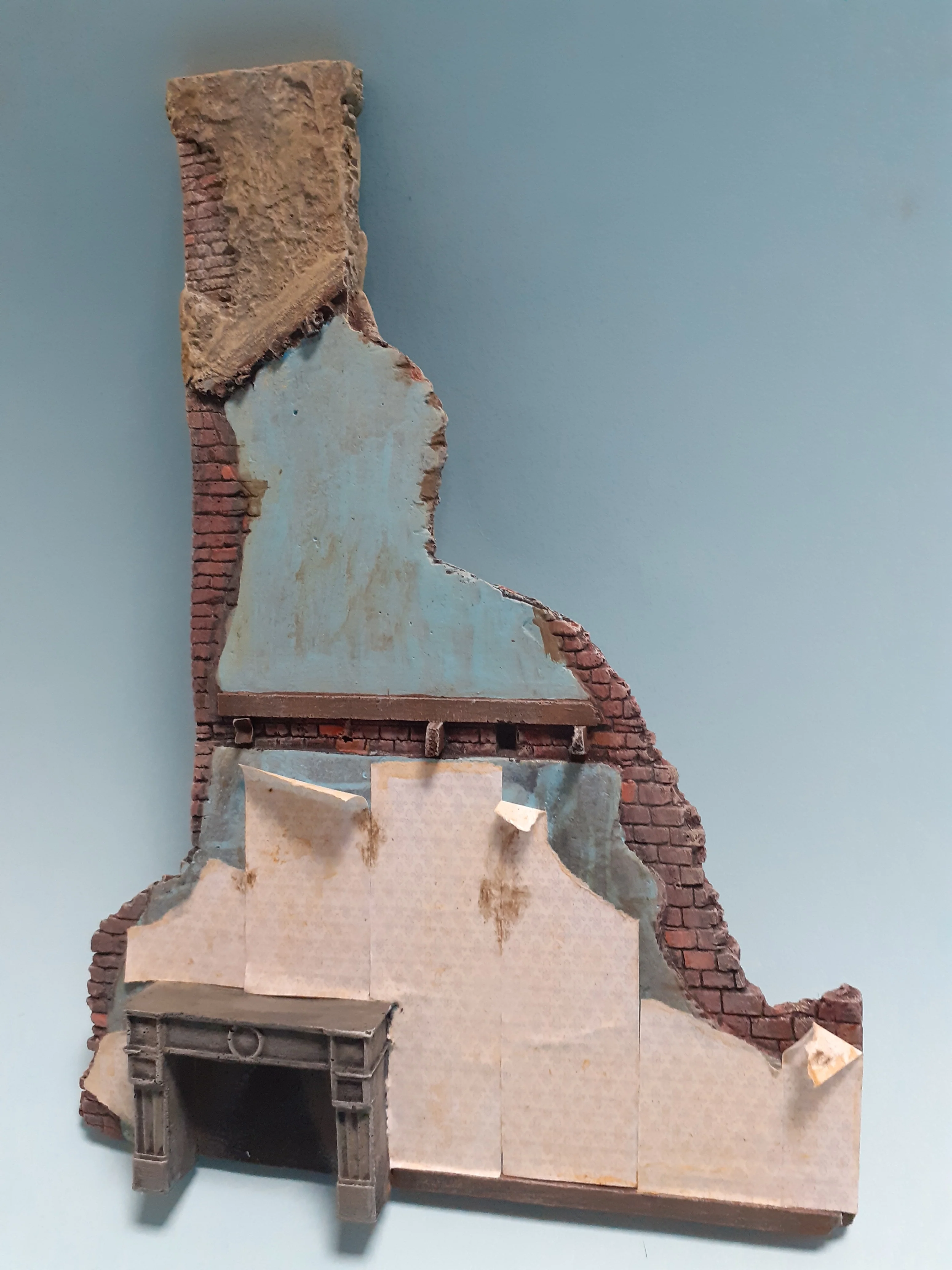 Ruinen-Innenraum mit Kamin im Maßstab 1/35 für Dioramen