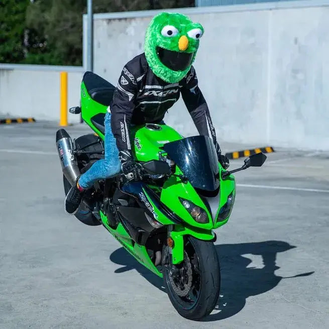 Navlaka za motociklističku kacigu - zelena žaba