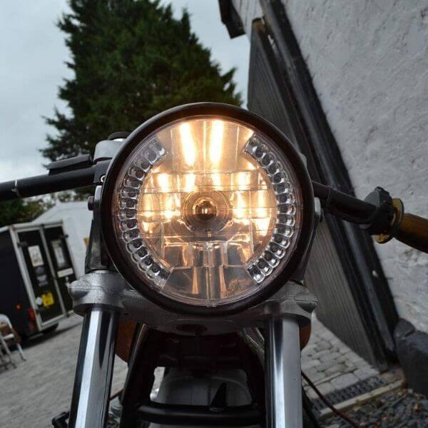 Cafe racer bljeskajući far