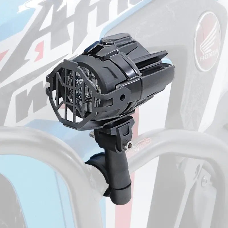 Pakovanje: dodatni LED far za mototsikle sa 40mm usponom za upravljach ø 22mm