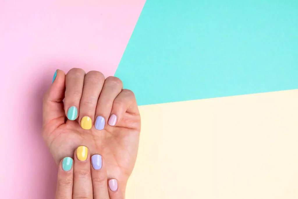 Manicure w pastelowych kolorach