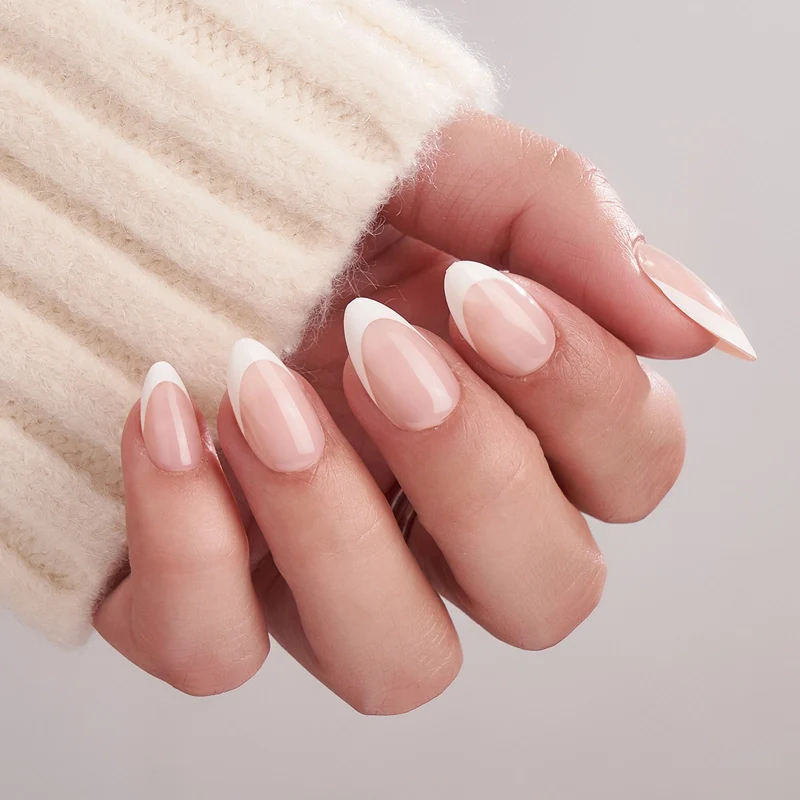 Manicure francuski