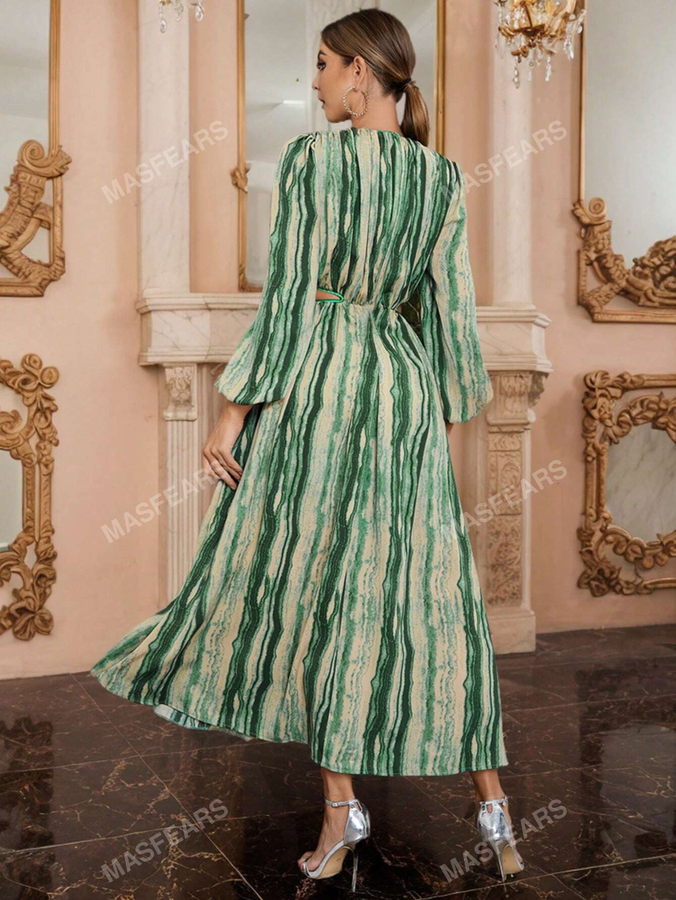 Rochie corset simplă și elegantă, lungă, verde brad, cu mâneci balon și decolteu adânc în formă de v