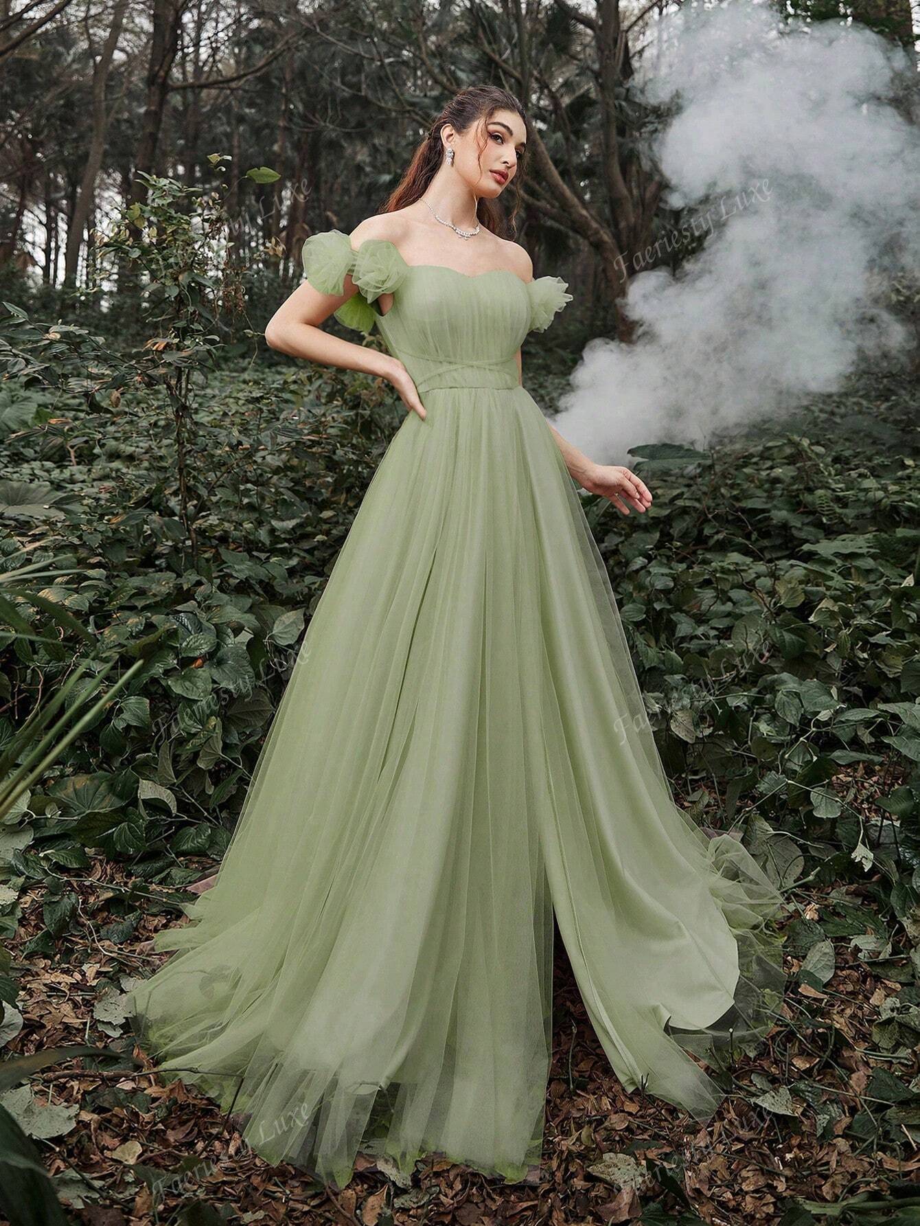 Rochie lungă de seară cu corset, verde mentă, cu corset plisat și suprapunere din plasă