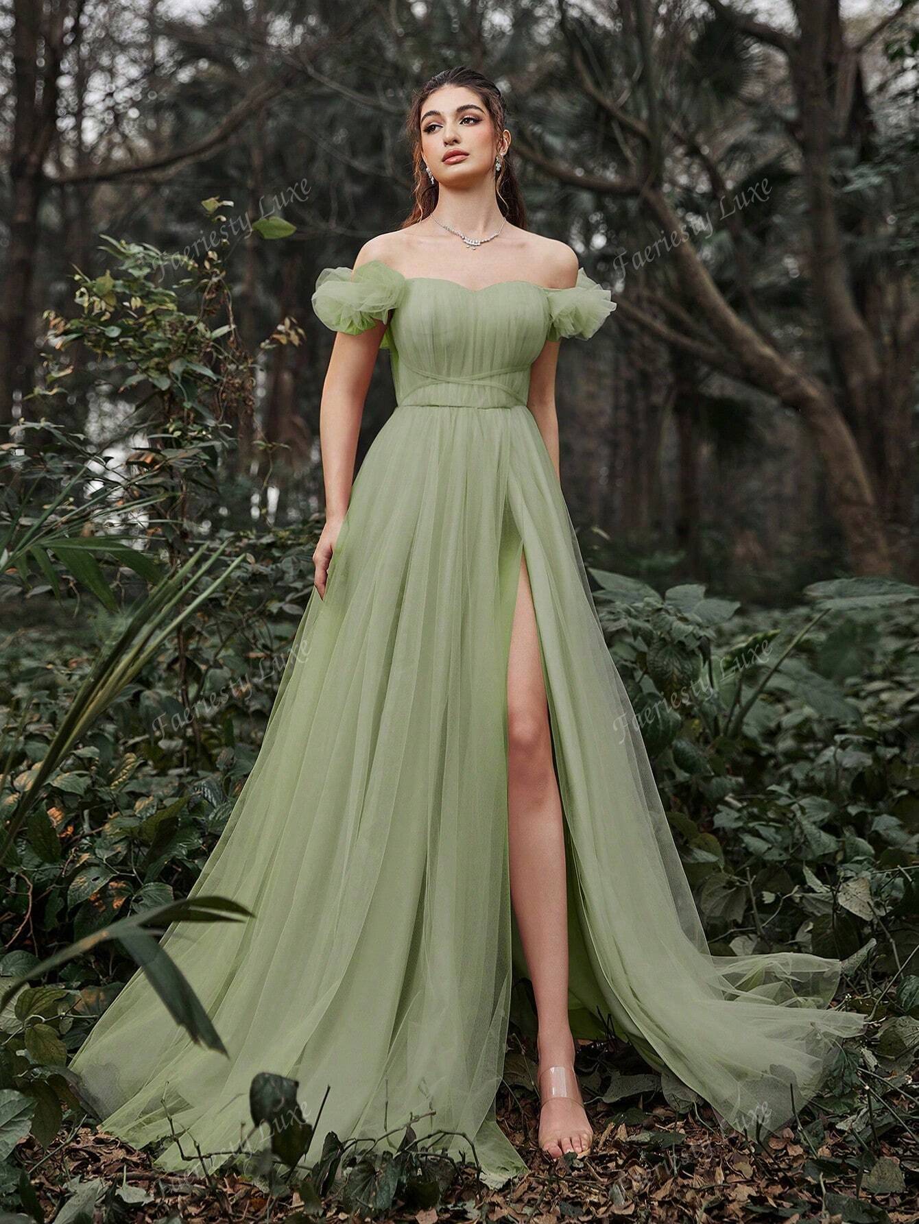 Rochie lungă de seară cu corset, verde mentă, cu corset plisat și suprapunere din plasă