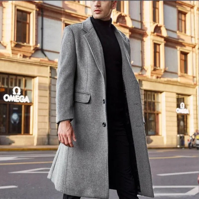 Trenchcoat i ull för män i Old money stil