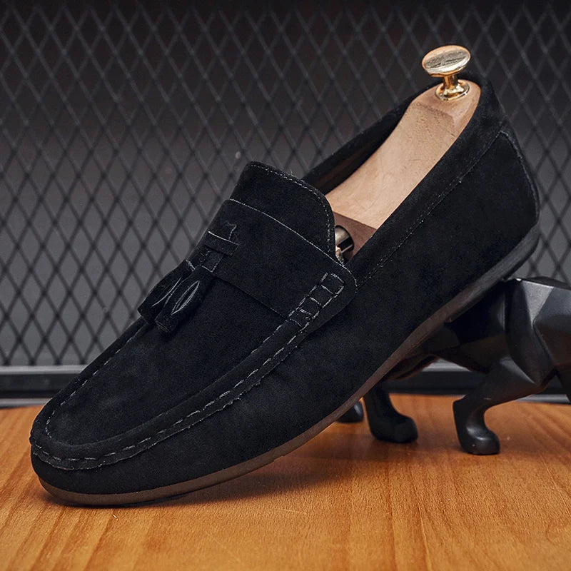 Tassel loafer i mocka för herr i Old money stil