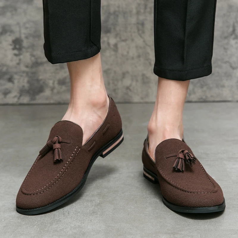 Herre-loafer med kvast i ruskind i gammel penge-stil