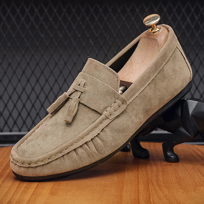 Tassel loafer i mocka för herr i Old money stil