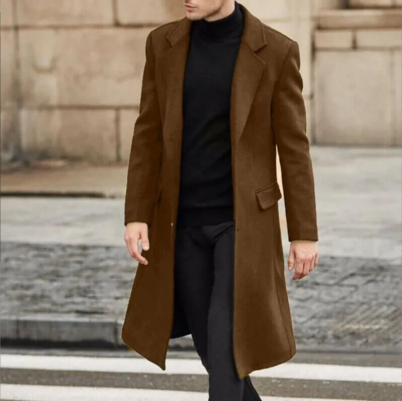 Trenchcoat i ull för män i Old money stil