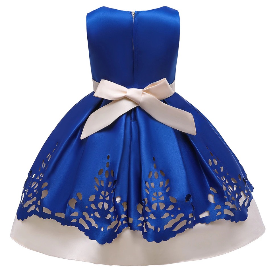 Prinzessinenkleid aus blauem Satin