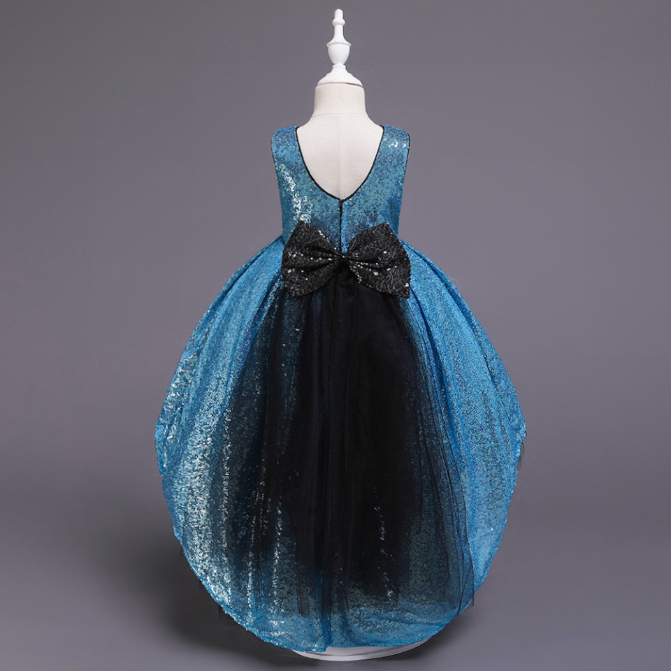 Prinzessinenkleid mit Pailletten Himmelblau