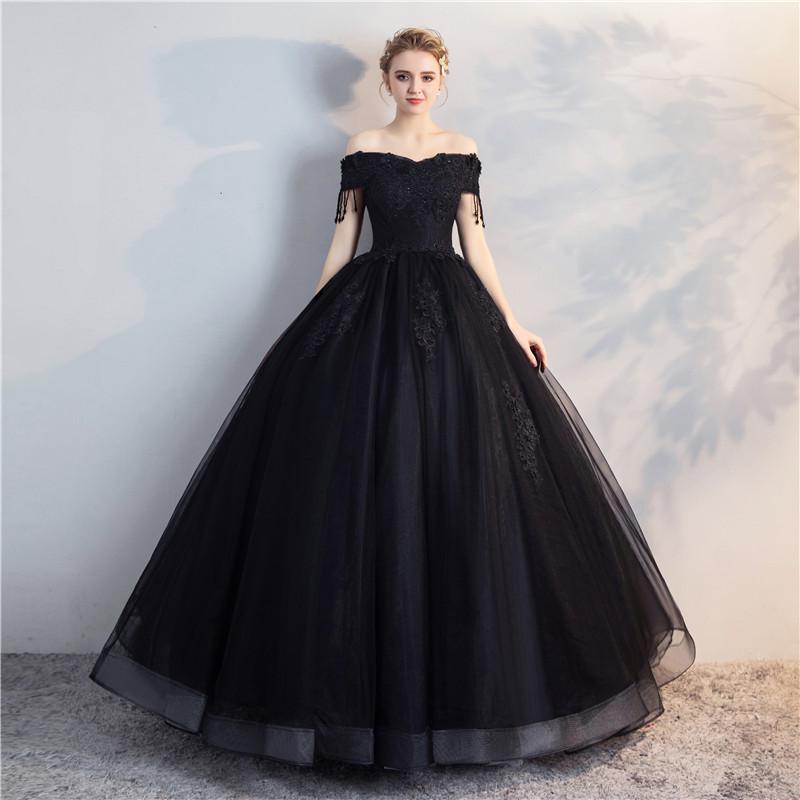 Schwarzes schulterfreies Ballkleid