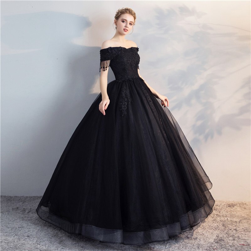 Schwarzes schulterfreies Ballkleid