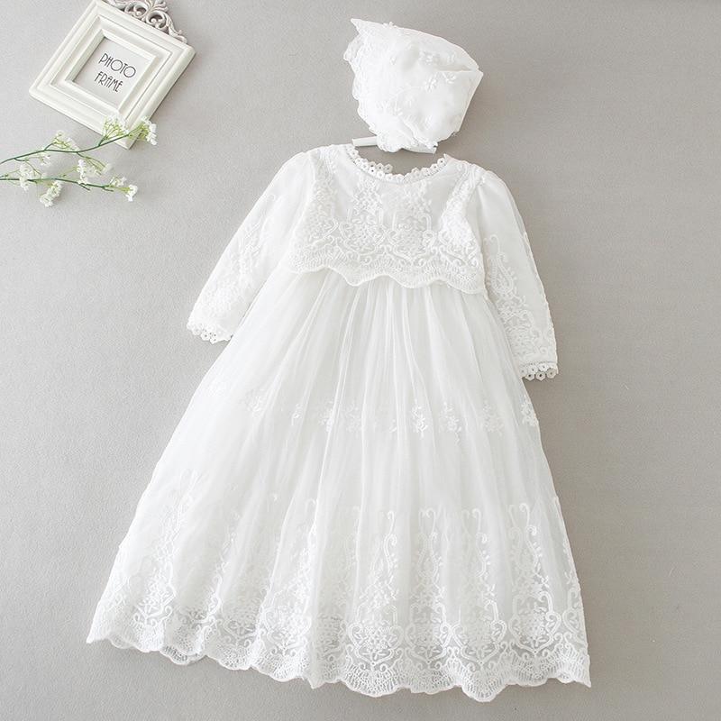 Taufkleid aus Spitze für Babys mit Mütze