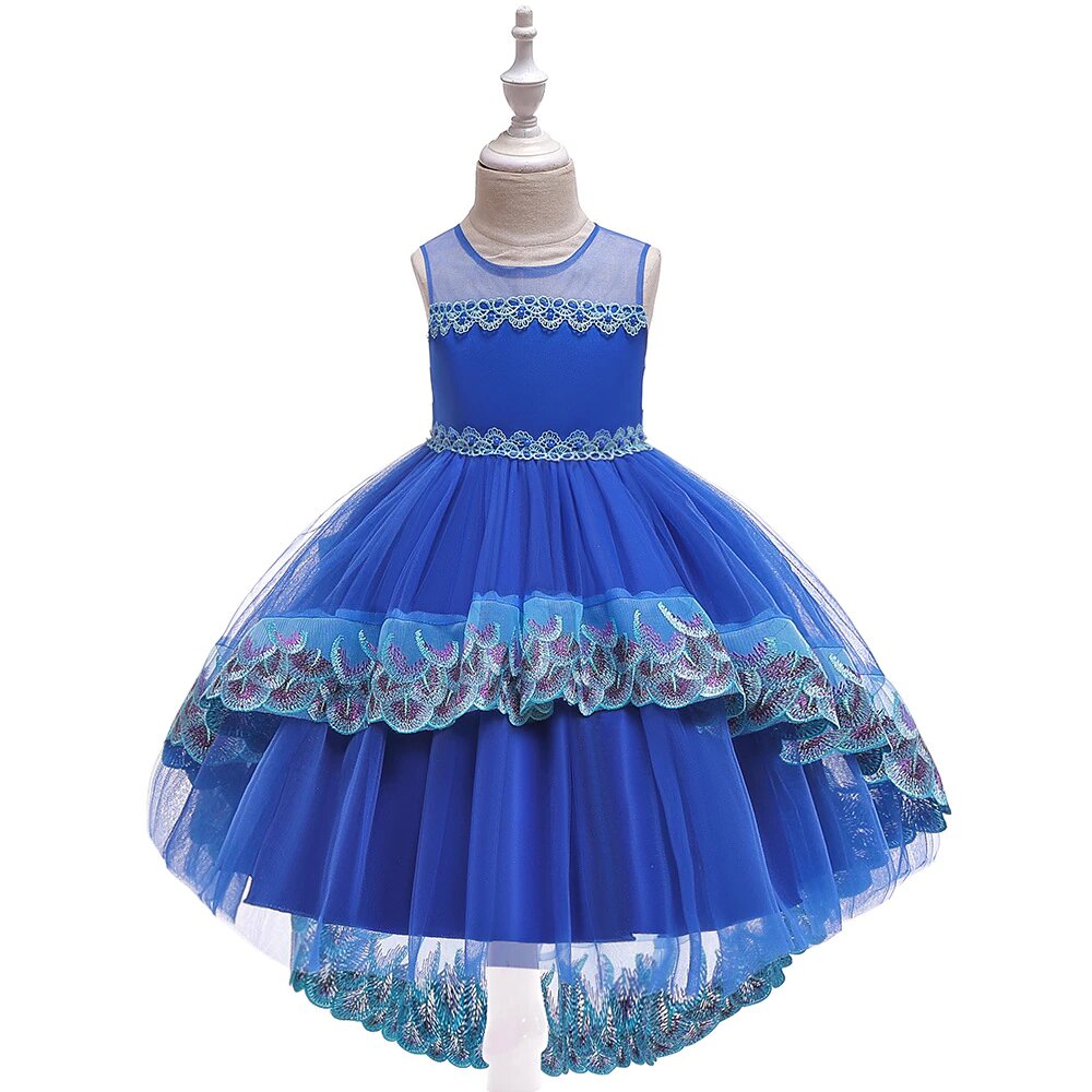 Prinzessinnenkleid mit blauer Spitze