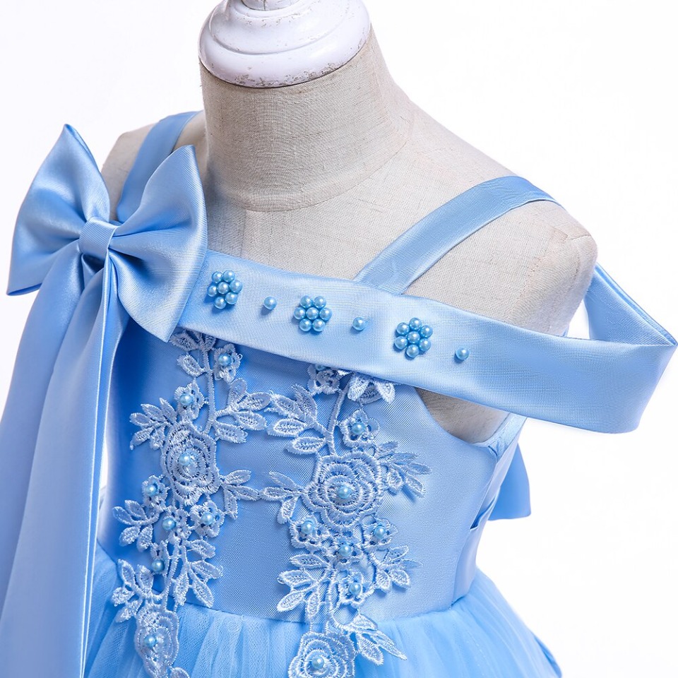 Kleid für Brautjungfer Prinzessin Himmelblau