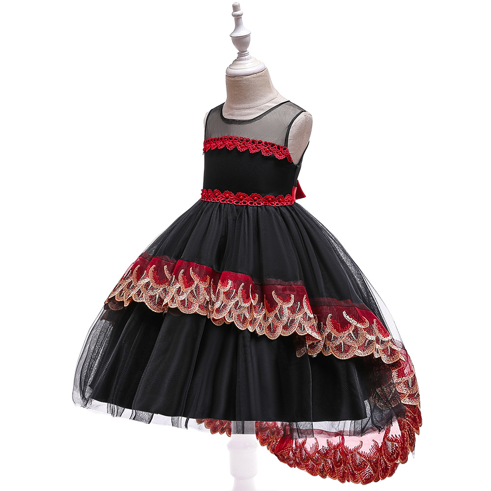 Prinzessinenkleid mit Spitze Rot und Schwarz