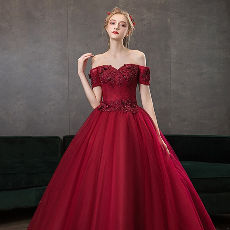 Bordeauxfarbenes Prinzessin-Ballkleid für Frauen