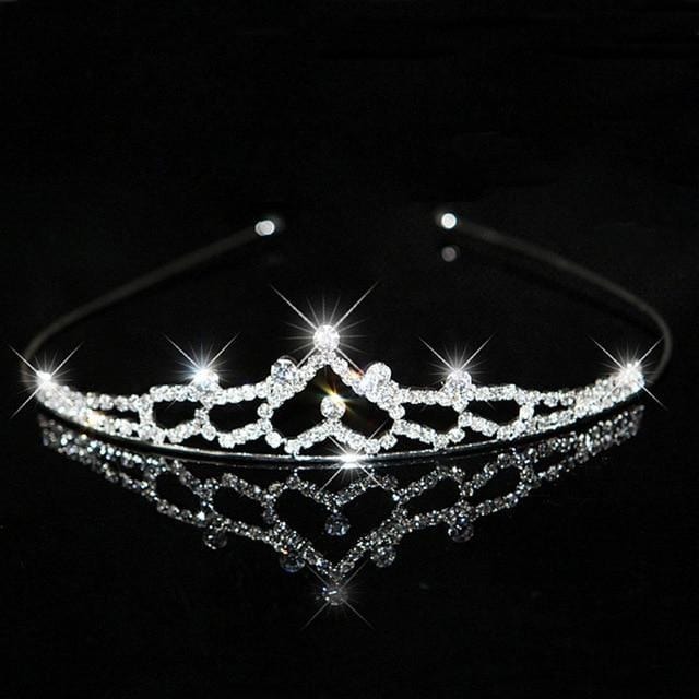 Prinzessinnen-Tiara mit glitzernden Perlen