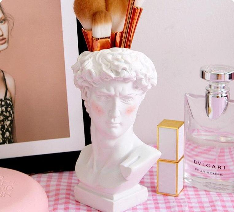 Sortiment skulptur Make-up