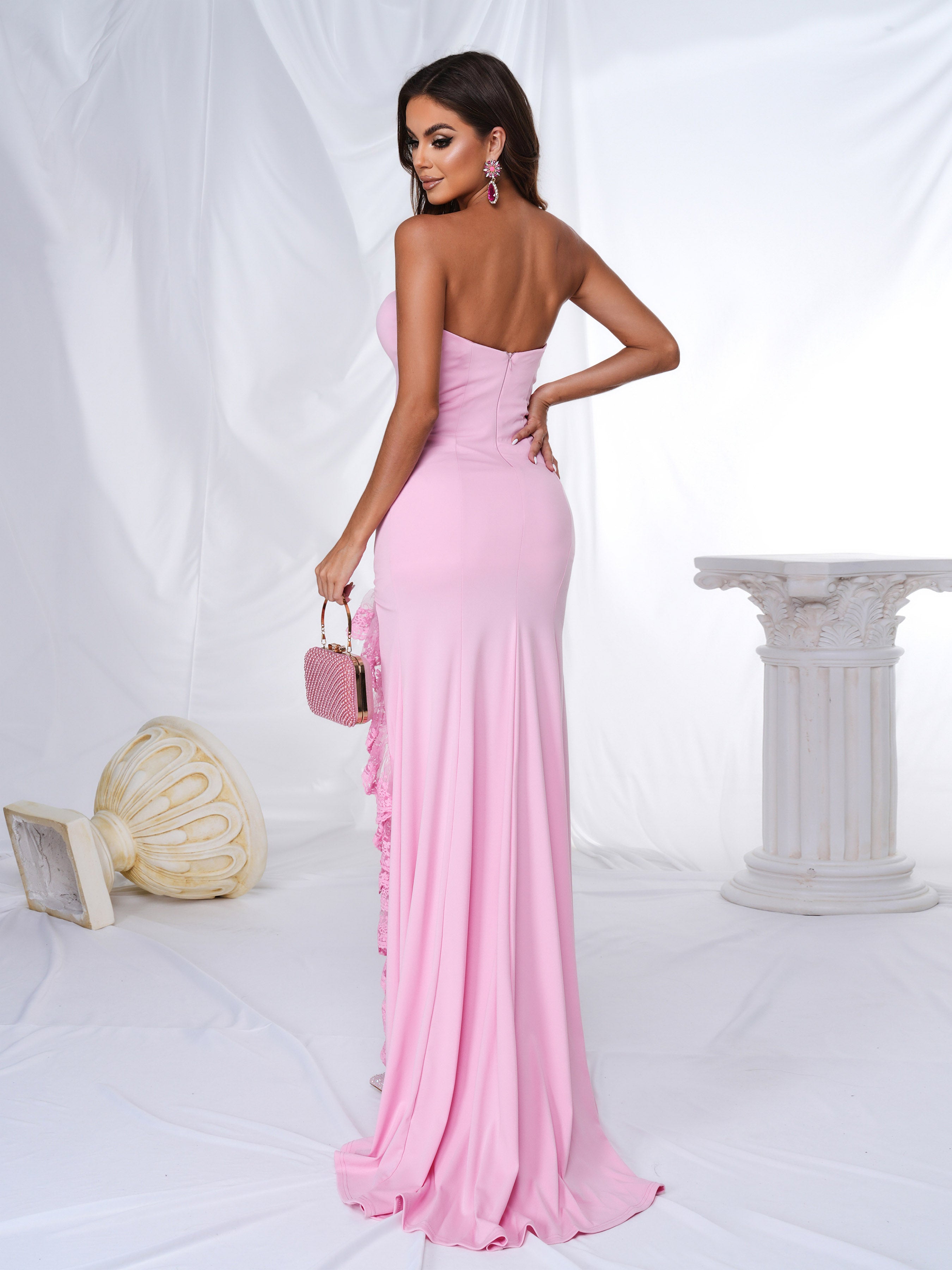 Vestido tubular com fenda em renda e bainha lateral RM21539