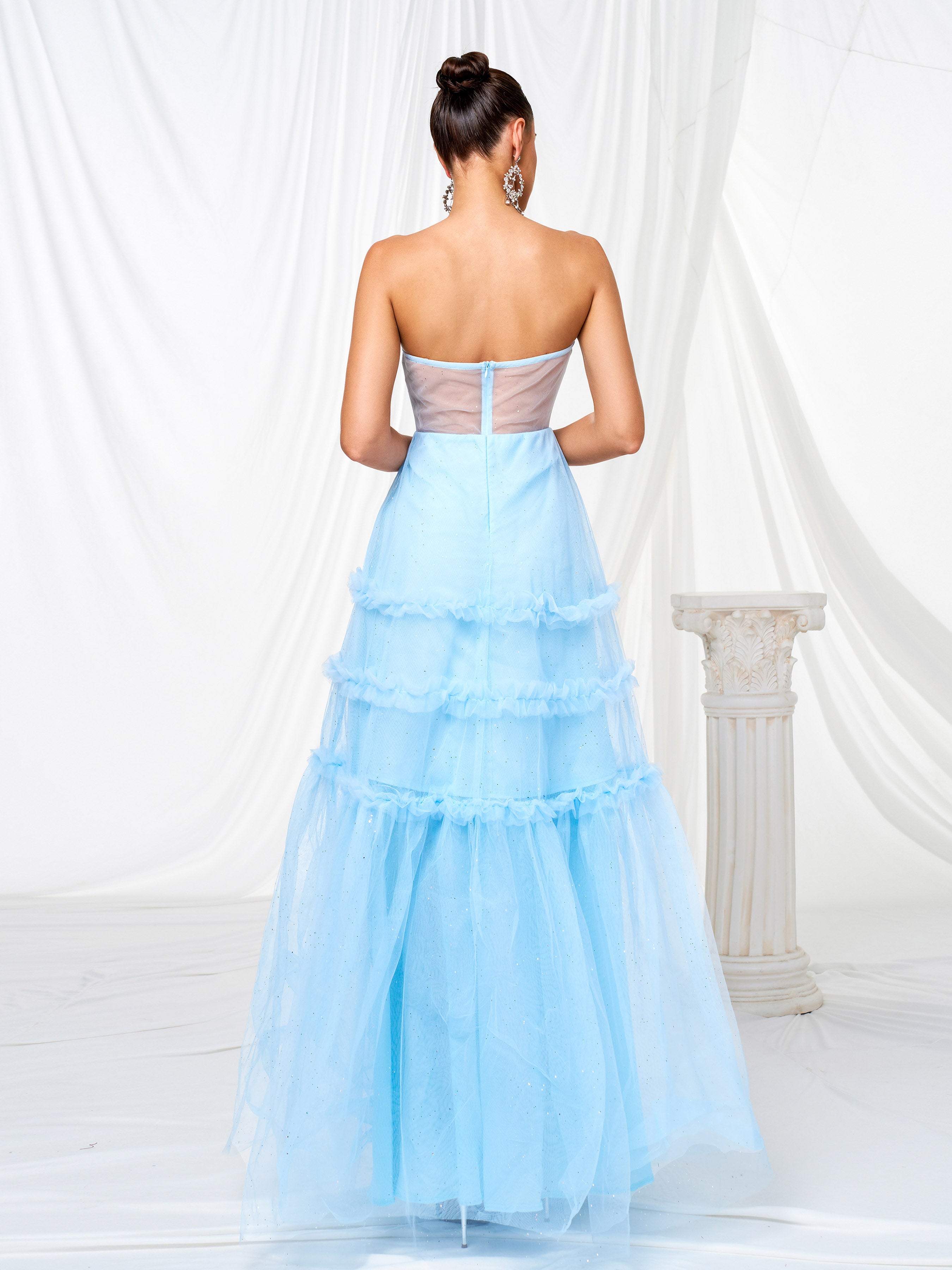 RM21497 Bustier-kjole i tyll med utskjæring og korsett