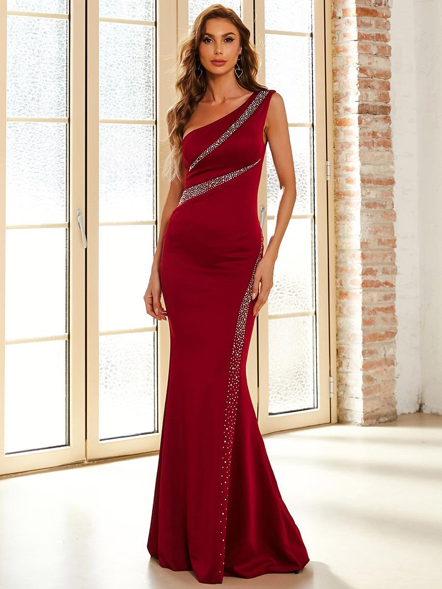Elegant, burgunderfarget aftenkjole med én skulder og rhinestone M01862