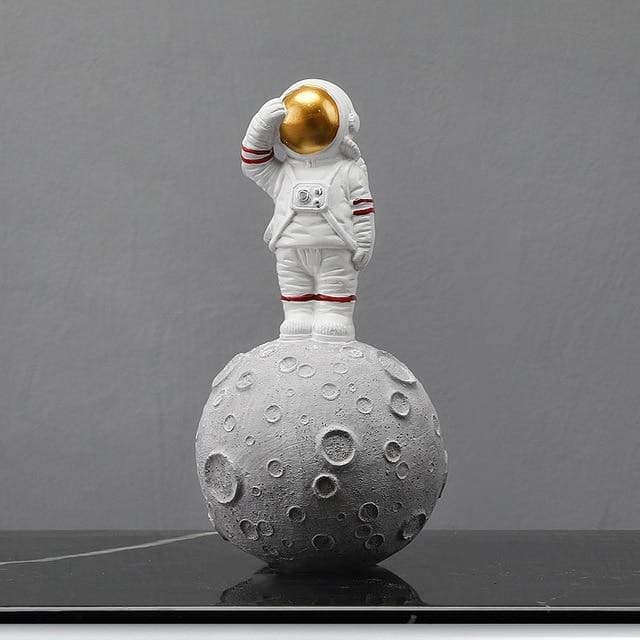 Stehende Astronautenstatue